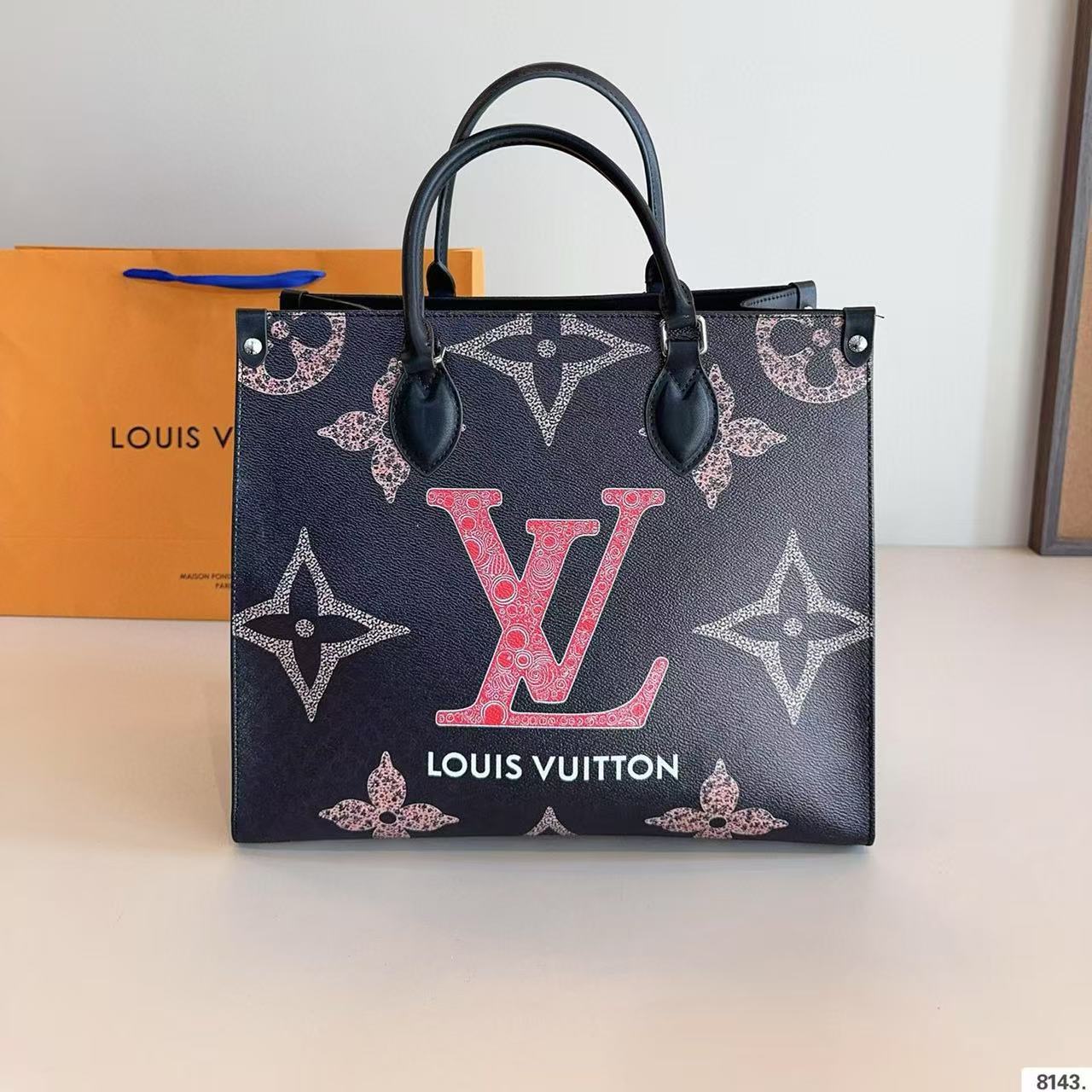 ＬＯＵＩＳ ＶＵＩＴＴＯＮ刺繍入りジャングルトート【50％割引+送料無料】