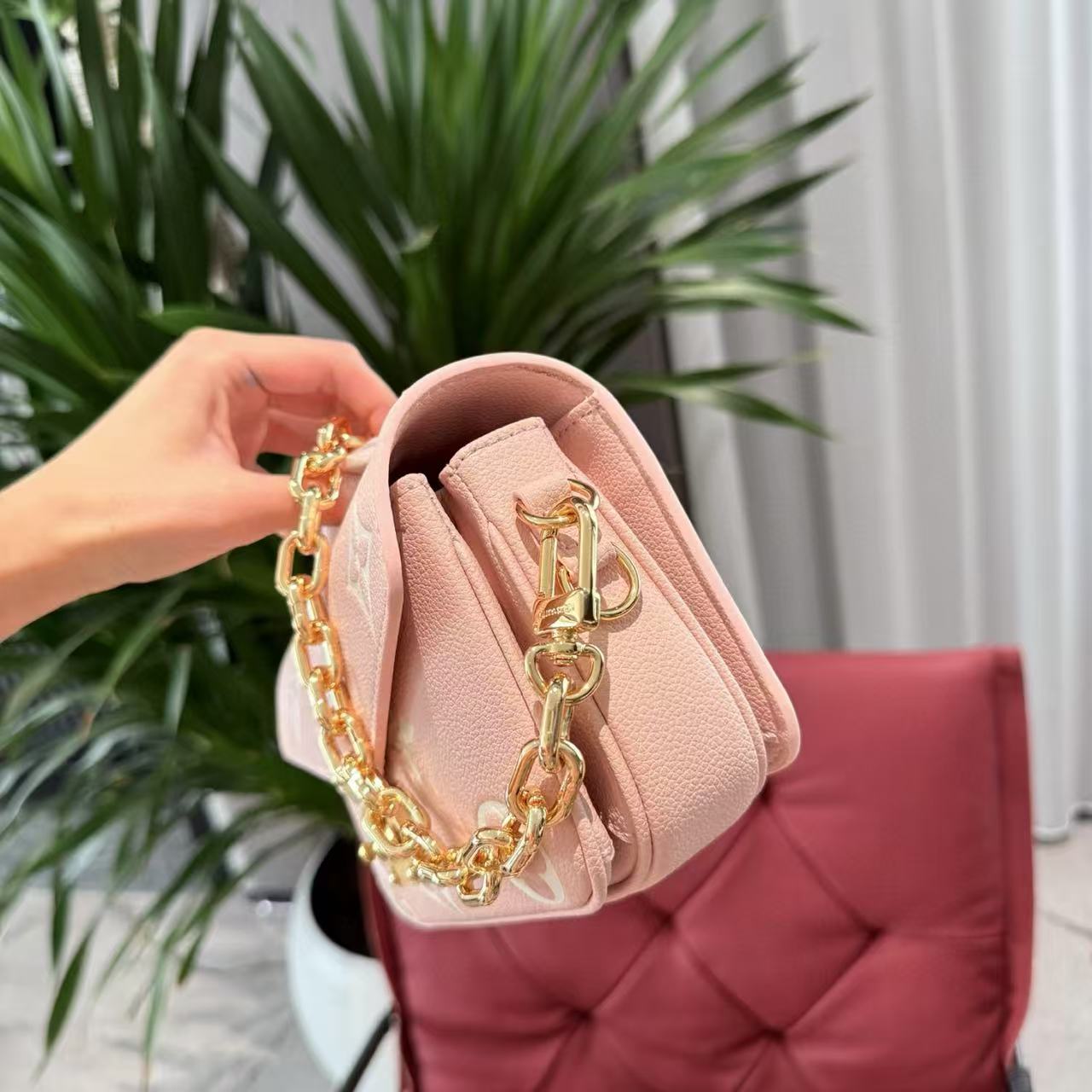 ＬＯＵＩＳ ＶＵＩＴＴＯＮチェーンバッグ【50％割引+送料無料】