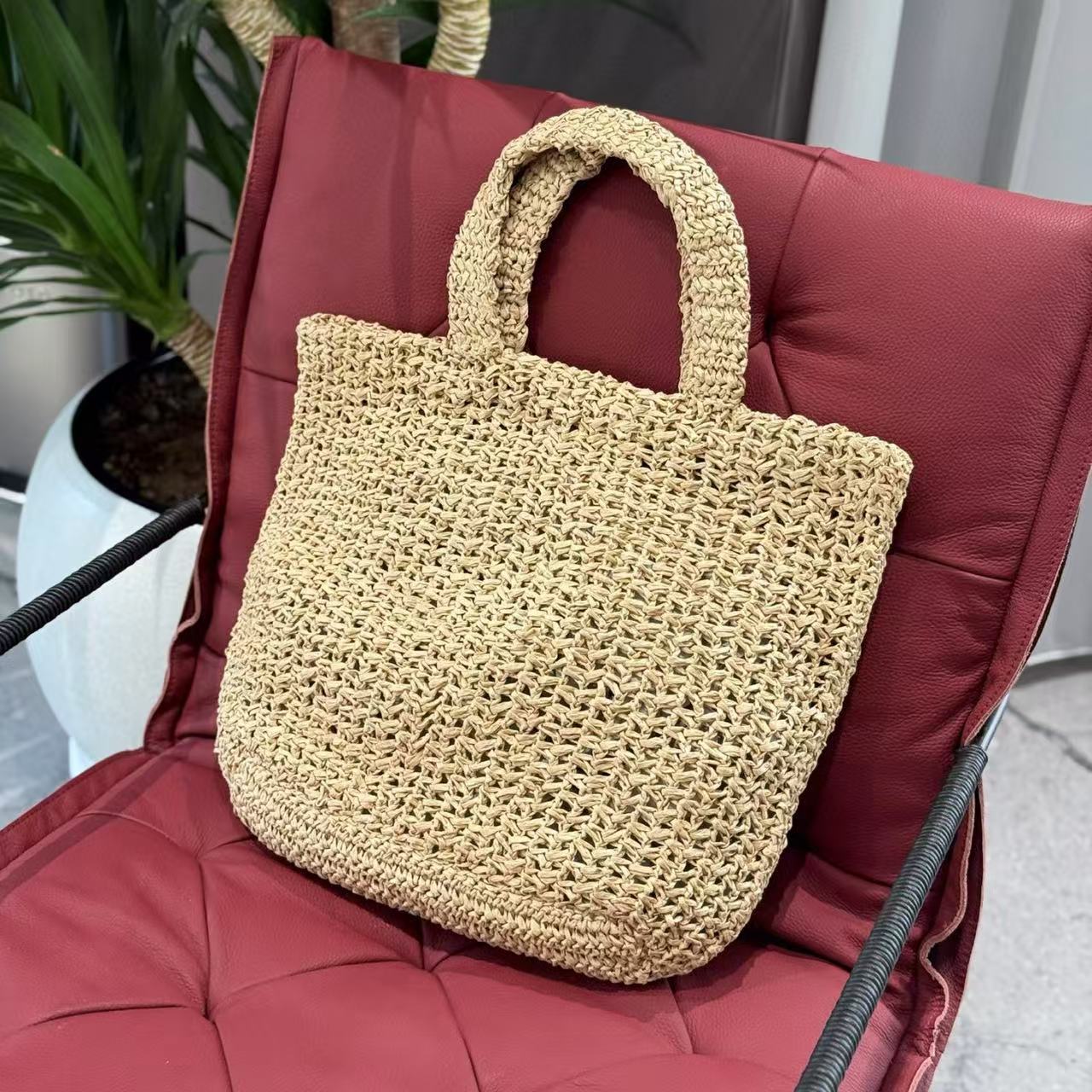 ＰＲＡＤＡ編み込みビーチバッグ【50％割引+送料無料】