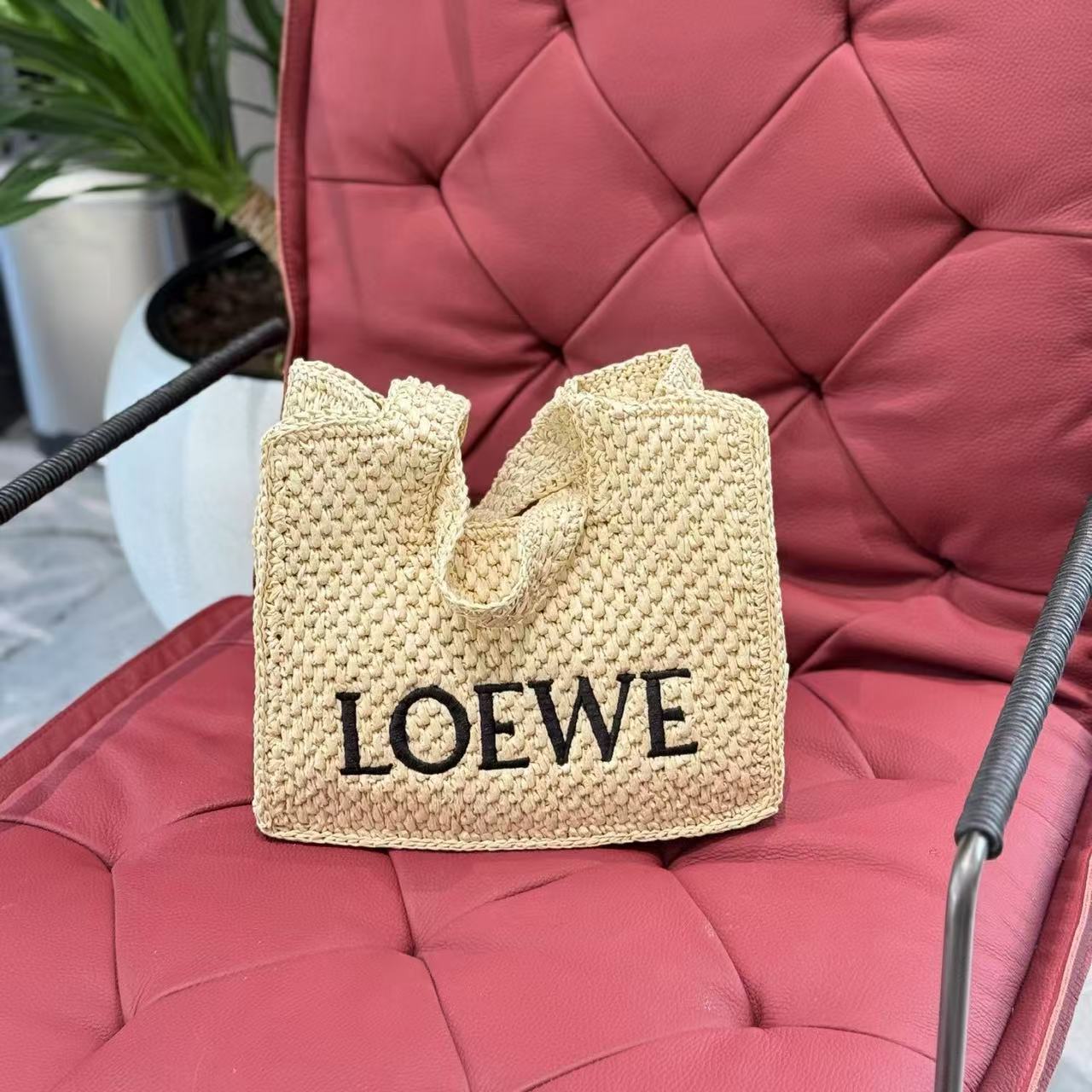 Ｌ０ＷＥＷ刺繍入り織りハンドバッグ【50％割引+送料無料】