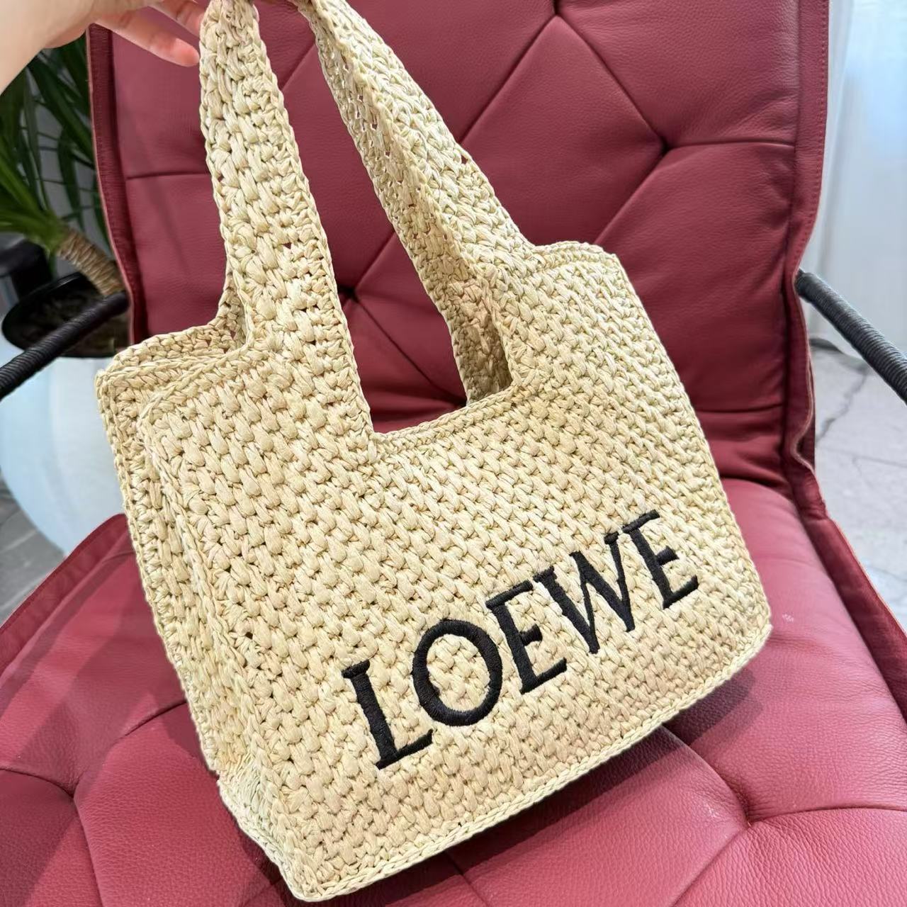 Ｌ０ＷＥＷ刺繍入り織りハンドバッグ【50％割引+送料無料】