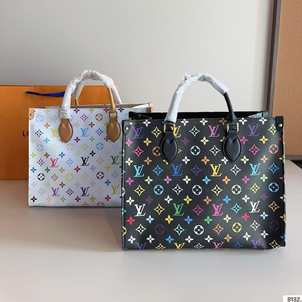 ＬＯＵＩＳ ＶＵＩＴＴＯＮ刺繍入りジャングルプリントトートバッグ【50％割引+送料無料】