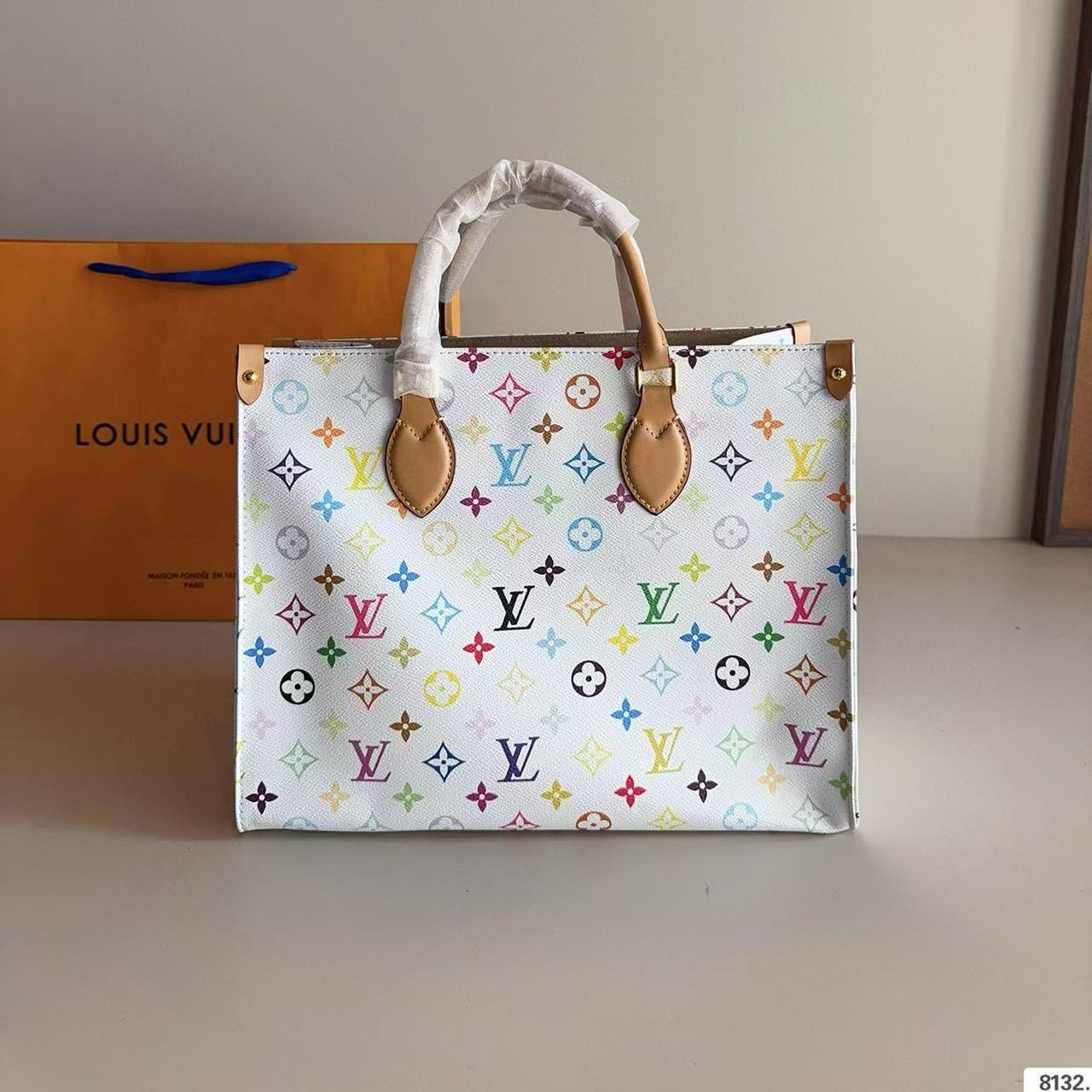 ＬＯＵＩＳ ＶＵＩＴＴＯＮ刺繍入りジャングルプリントトートバッグ【50％割引+送料無料】