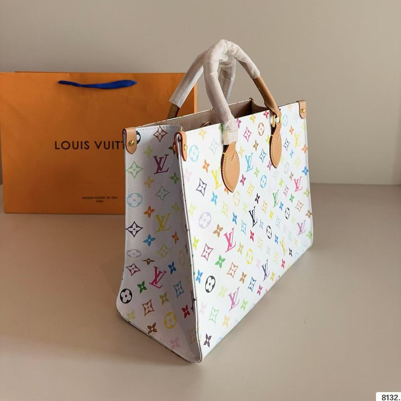 ＬＯＵＩＳ ＶＵＩＴＴＯＮ刺繍入りジャングルプリントトートバッグ【50％割引+送料無料】