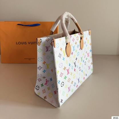 ＬＯＵＩＳ ＶＵＩＴＴＯＮ刺繍入りジャングルプリントトートバッグ【50％割引+送料無料】