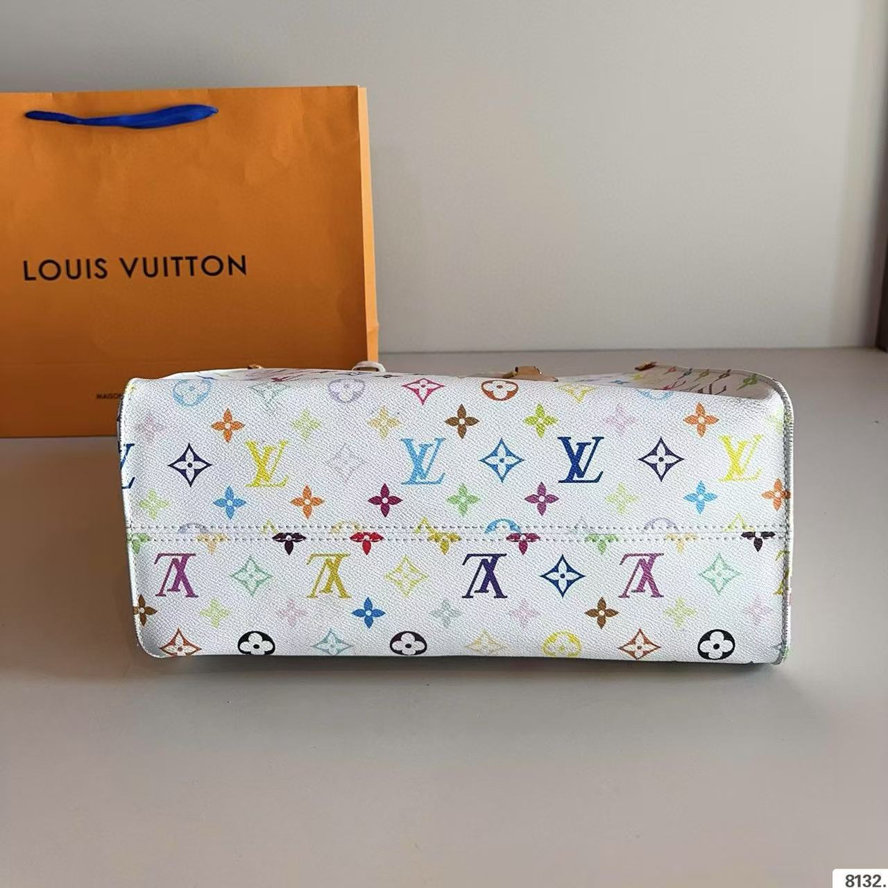 ＬＯＵＩＳ ＶＵＩＴＴＯＮ刺繍入りジャングルプリントトートバッグ【50％割引+送料無料】