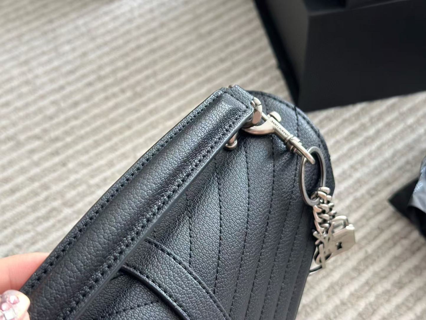 YSL レザーチェーンバッグ【50％割引+送料無料】