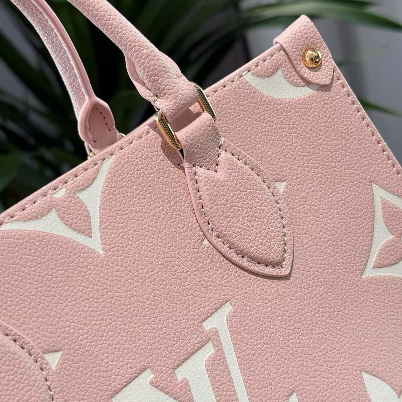 ＬＯＵＩＳ ＶＵＩＴＴＯＮピンクのハンドバッグ【50％割引+送料無料】