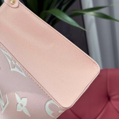 ＬＯＵＩＳ ＶＵＩＴＴＯＮピンクのハンドバッグ【50％割引+送料無料】