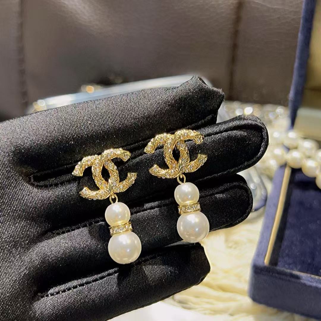 CHANE1 パールイヤリング【50％割引+送料無料】🎁