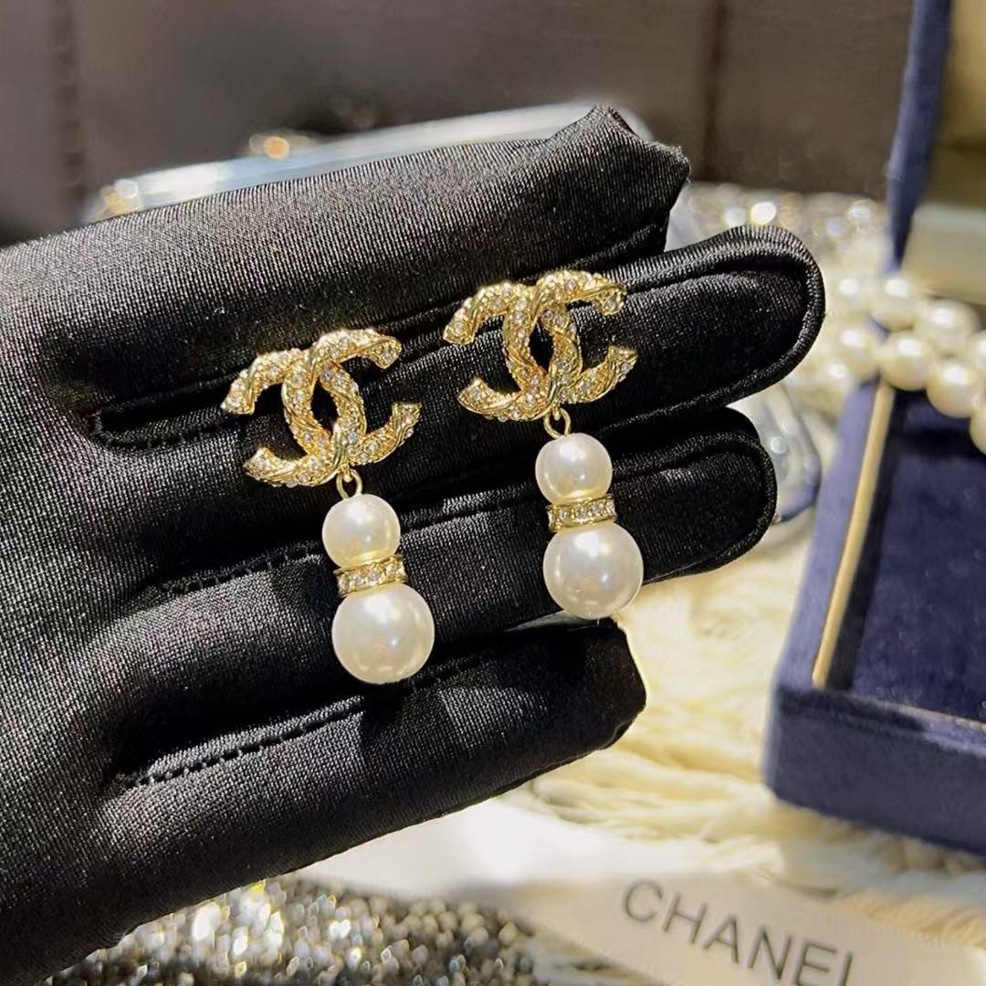 CHANE1 パールイヤリング【50％割引+送料無料】🎁