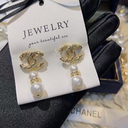 CHANE1 パールイヤリング【50％割引+送料無料】🎁