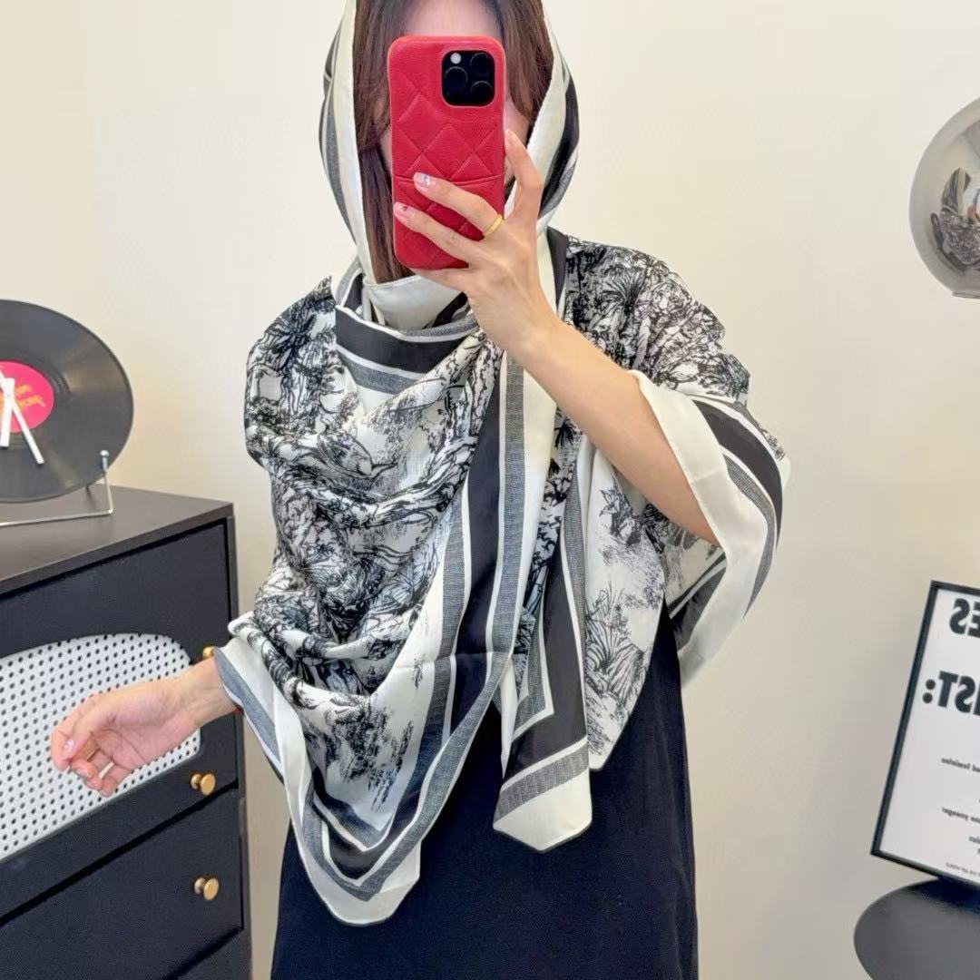 DI0Rプリントシルクスカーフ【50％割引+送料無料】