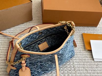 LV デニムチェーン アンダーアームバッグ【 50％割引+送料無料】