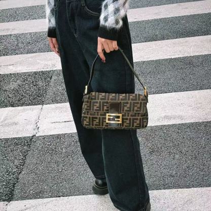 FEND1FF バゲットバッグ【 50％割引+送料無料】