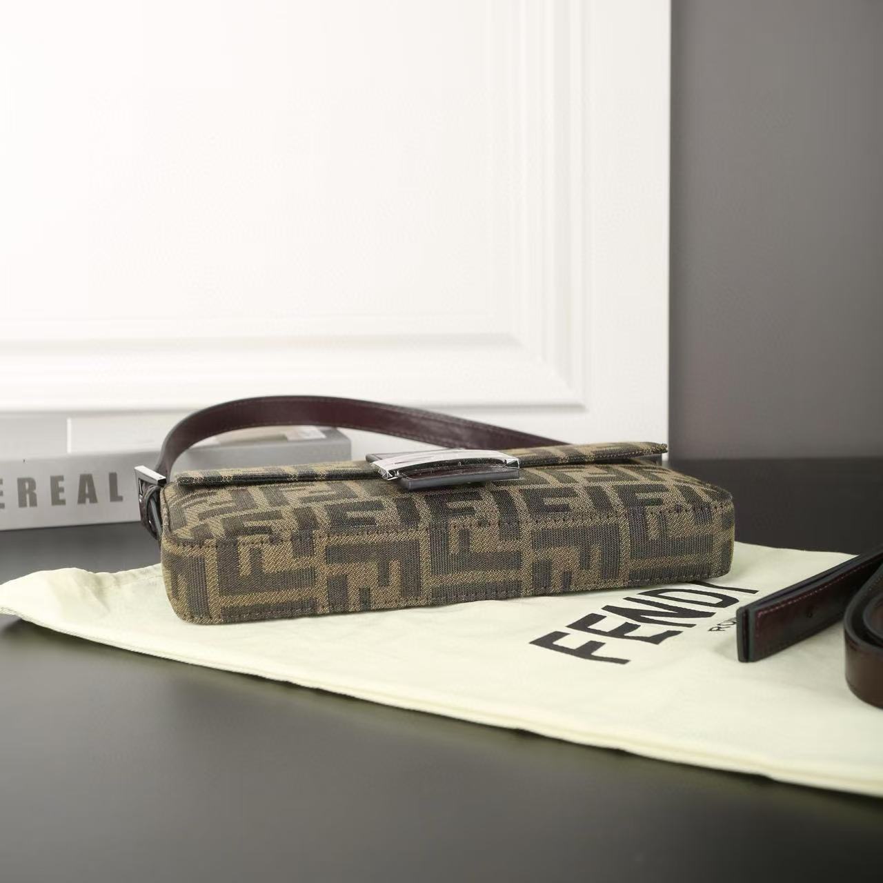 FEND1FF バゲットバッグ【 50％割引+送料無料】