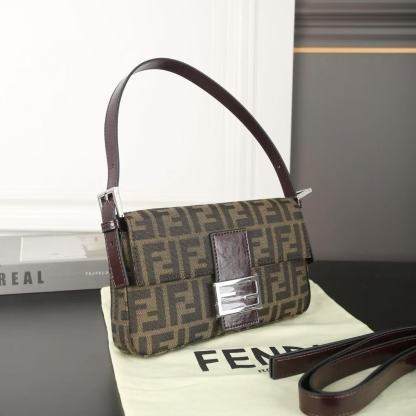 FEND1FF バゲットバッグ【 50％割引+送料無料】