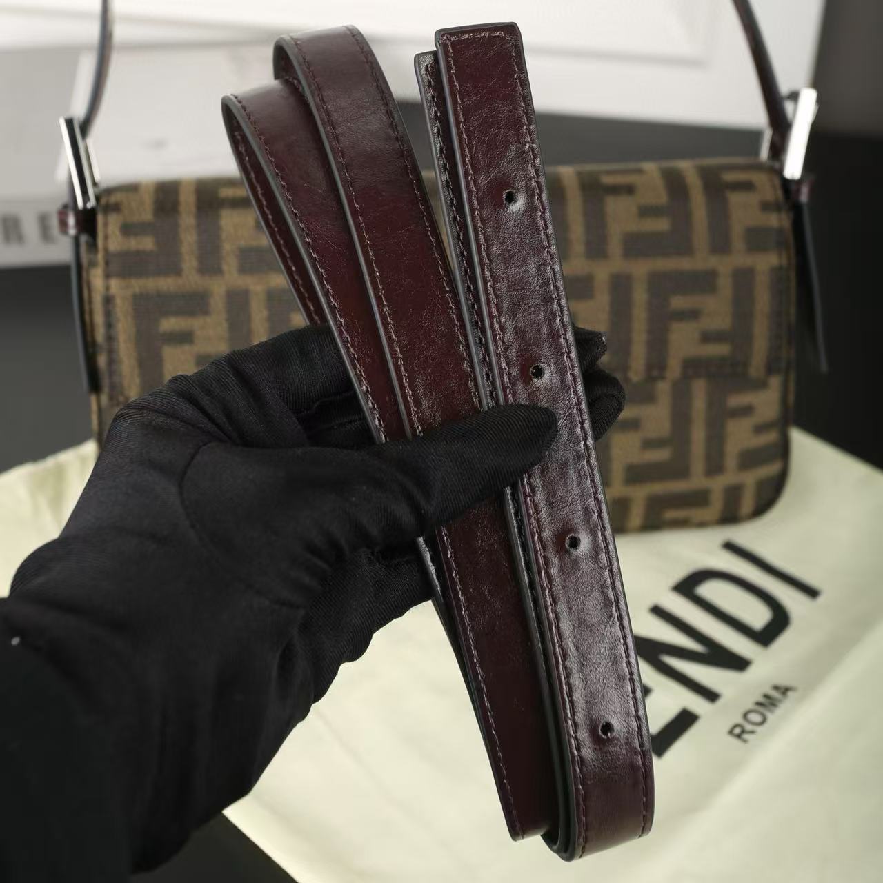 FEND1FF バゲットバッグ【 50％割引+送料無料】