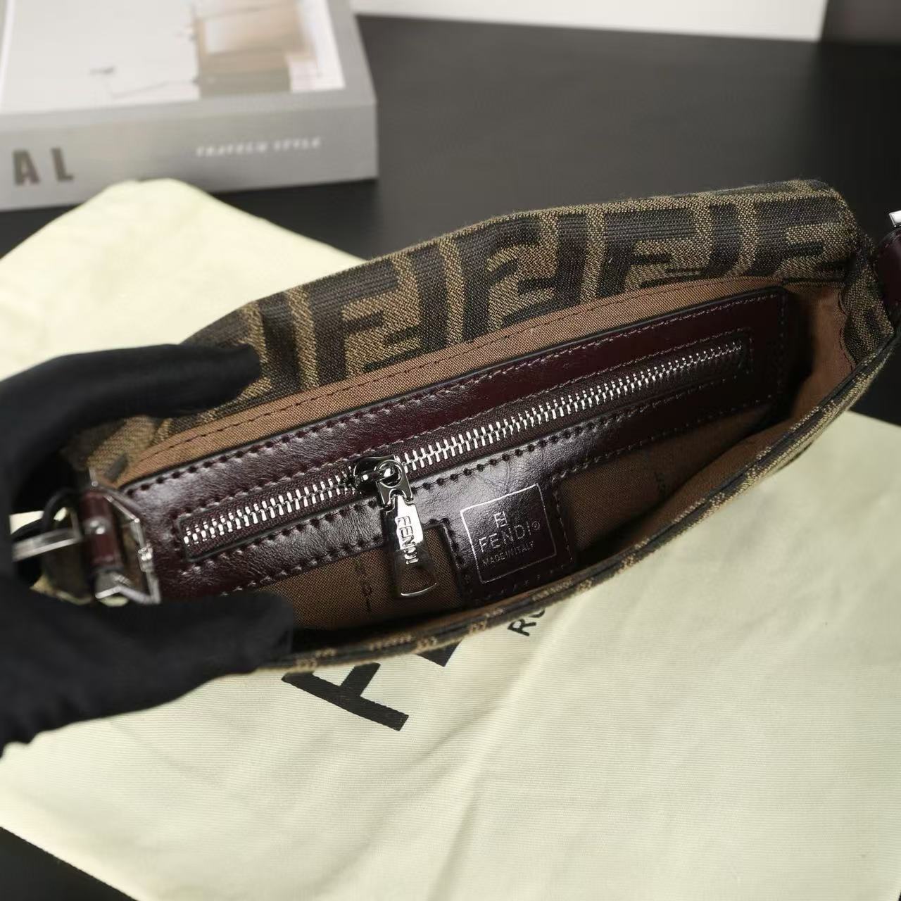 FEND1FF バゲットバッグ【 50％割引+送料無料】