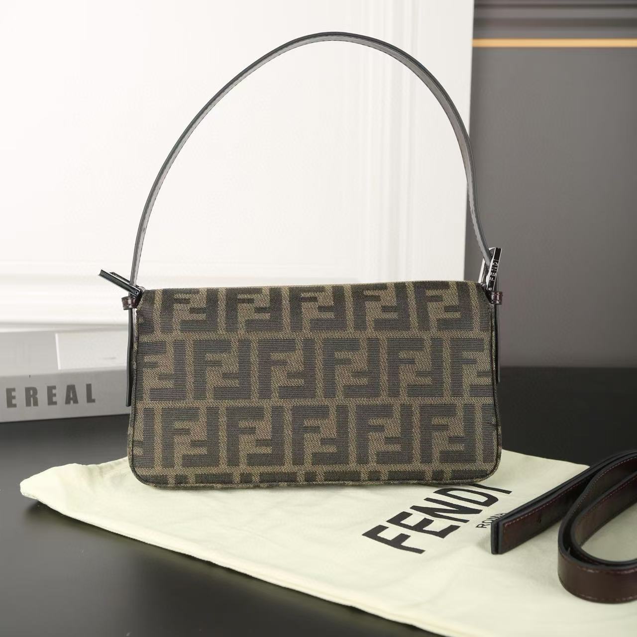 FEND1FF バゲットバッグ【 50％割引+送料無料】