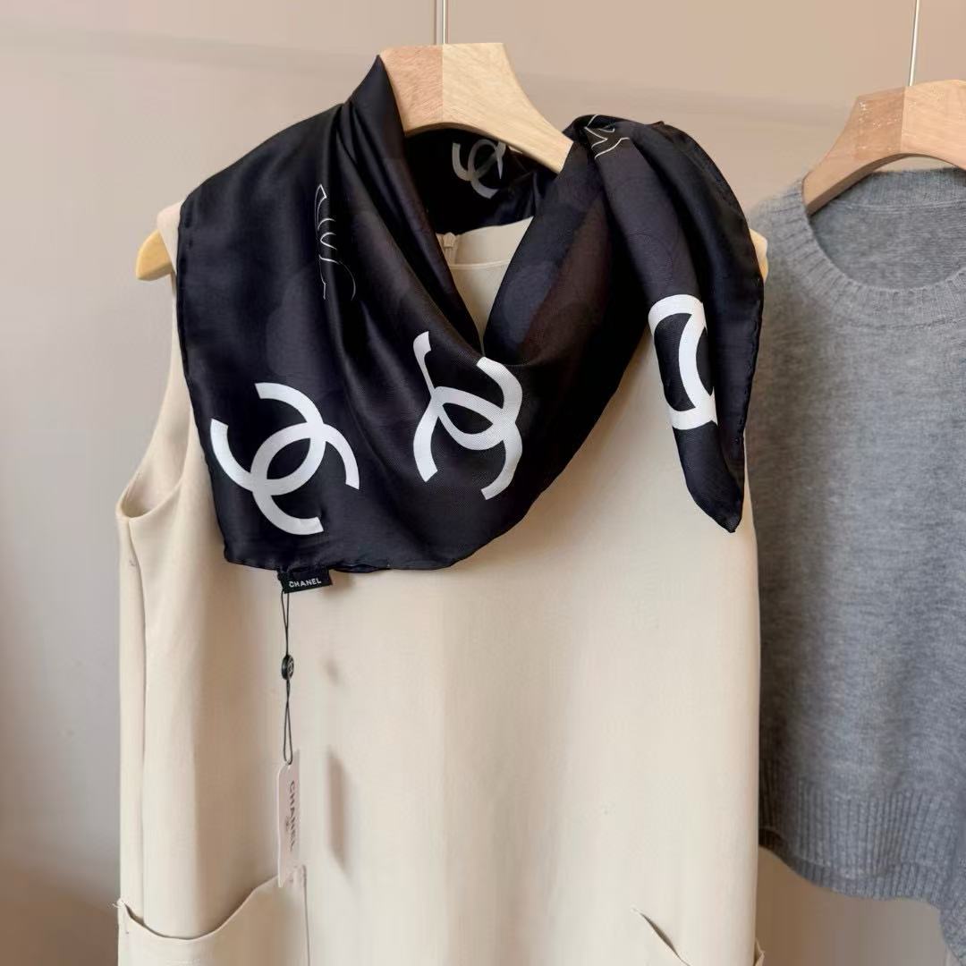 CHANE1 ダブルC シルクスカーフ【 50％割引+送料無料】