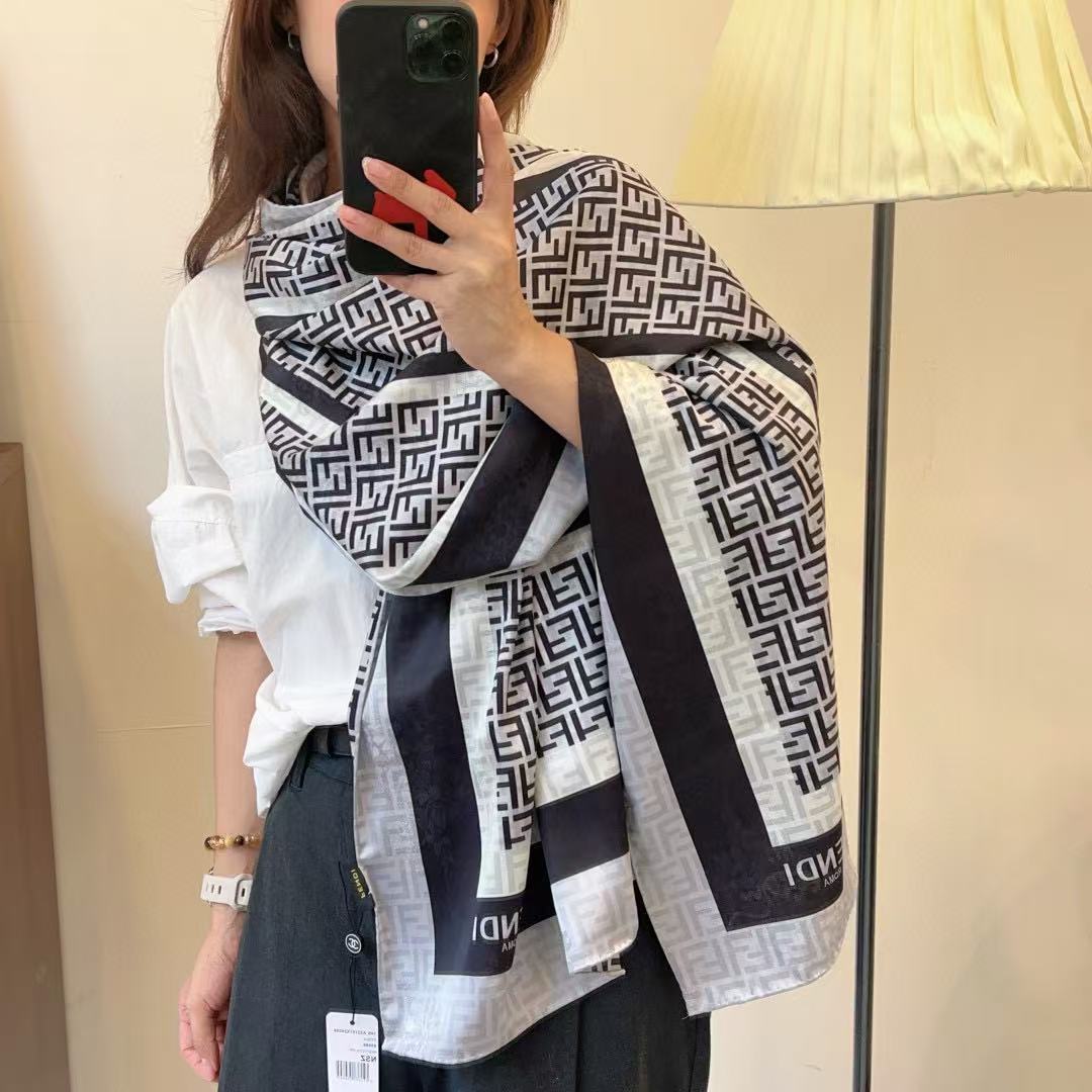 FEND1FF シルクスカーフ【 50％割引+送料無料】