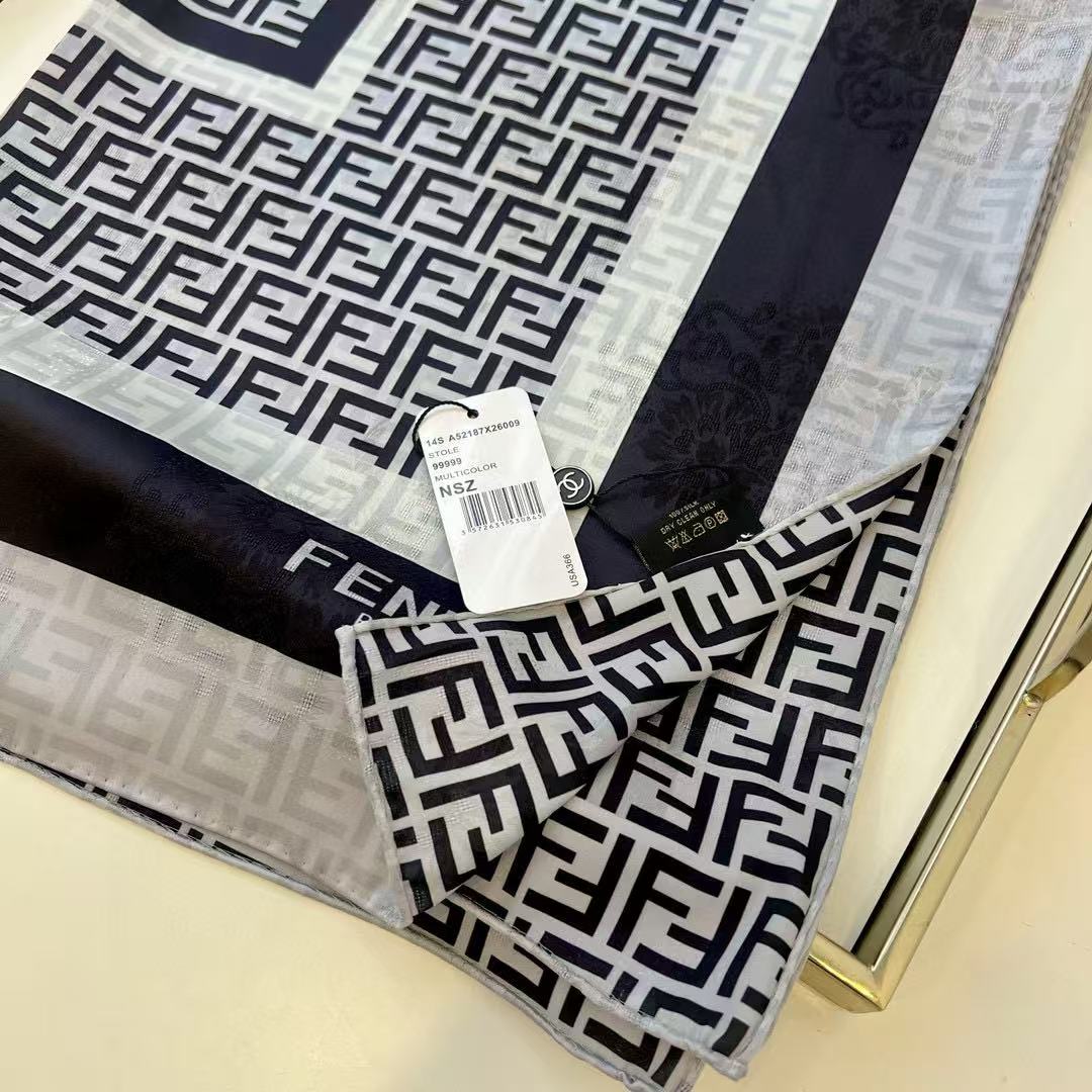 FEND1FF シルクスカーフ【 50％割引+送料無料】