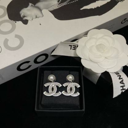 CHANE1 ダブルCパールイヤリング【 50％割引+送料無料】