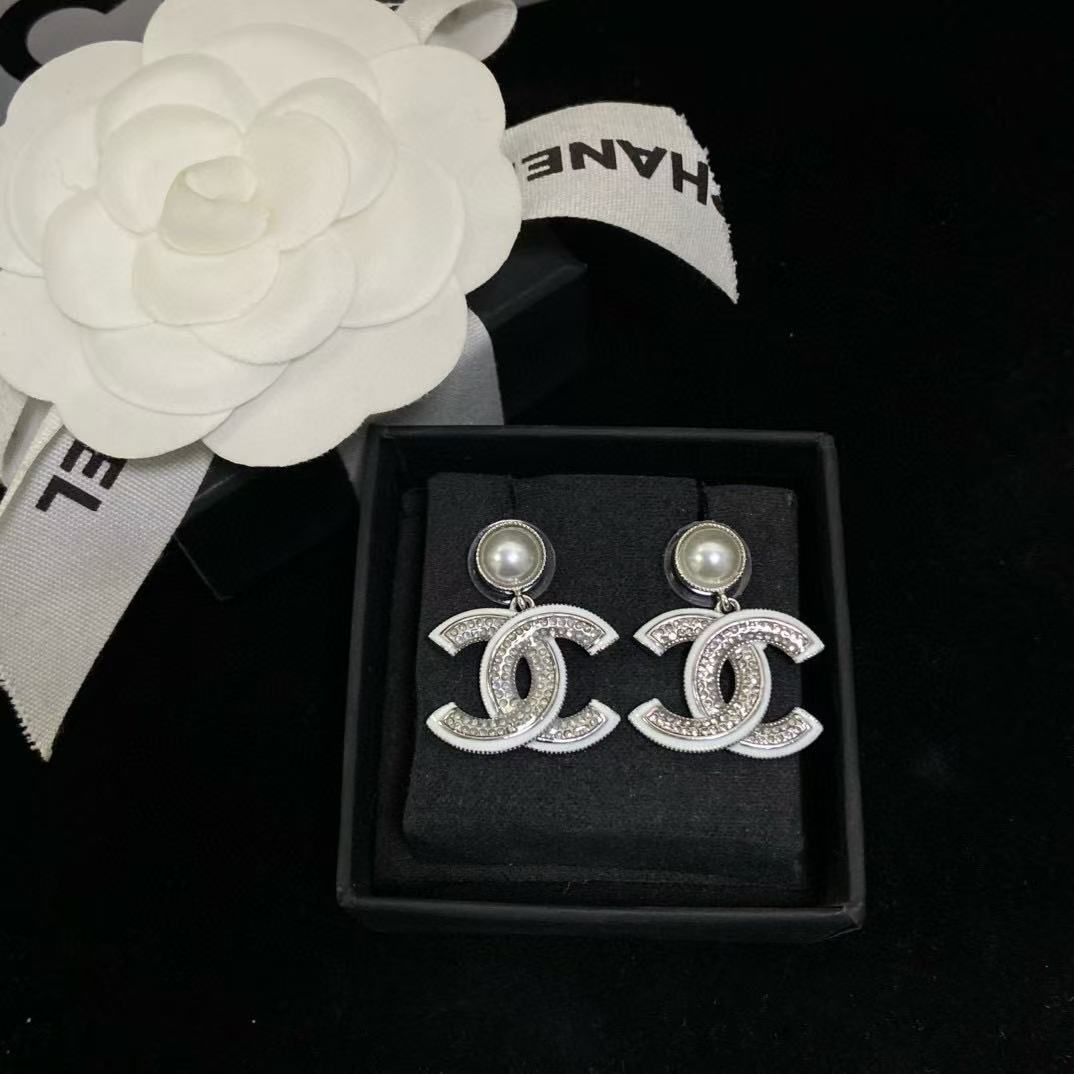 CHANE1 ダブルCパールイヤリング【 50％割引+送料無料】