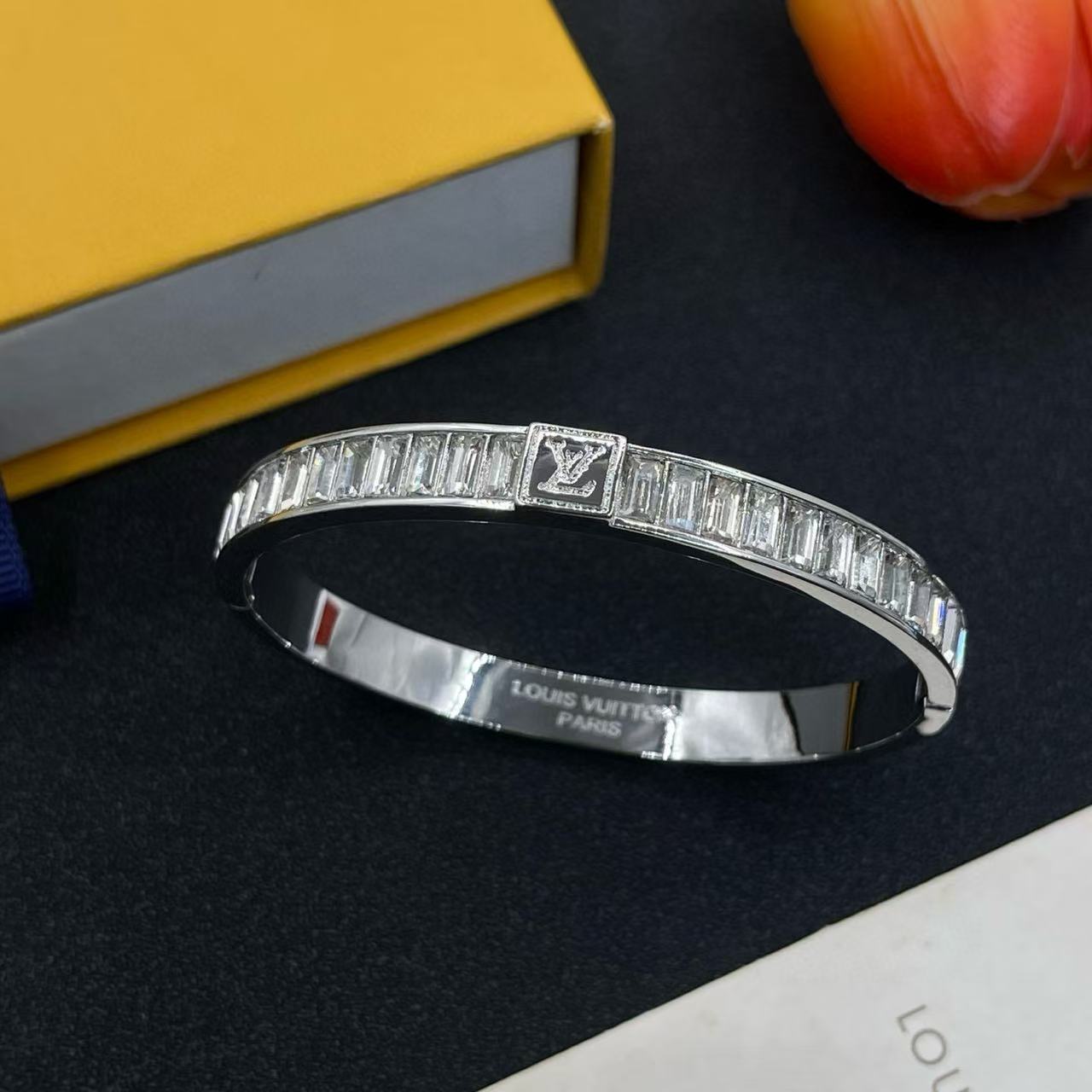 LVダイヤモンドブレスレット【 50％割引+送料無料】