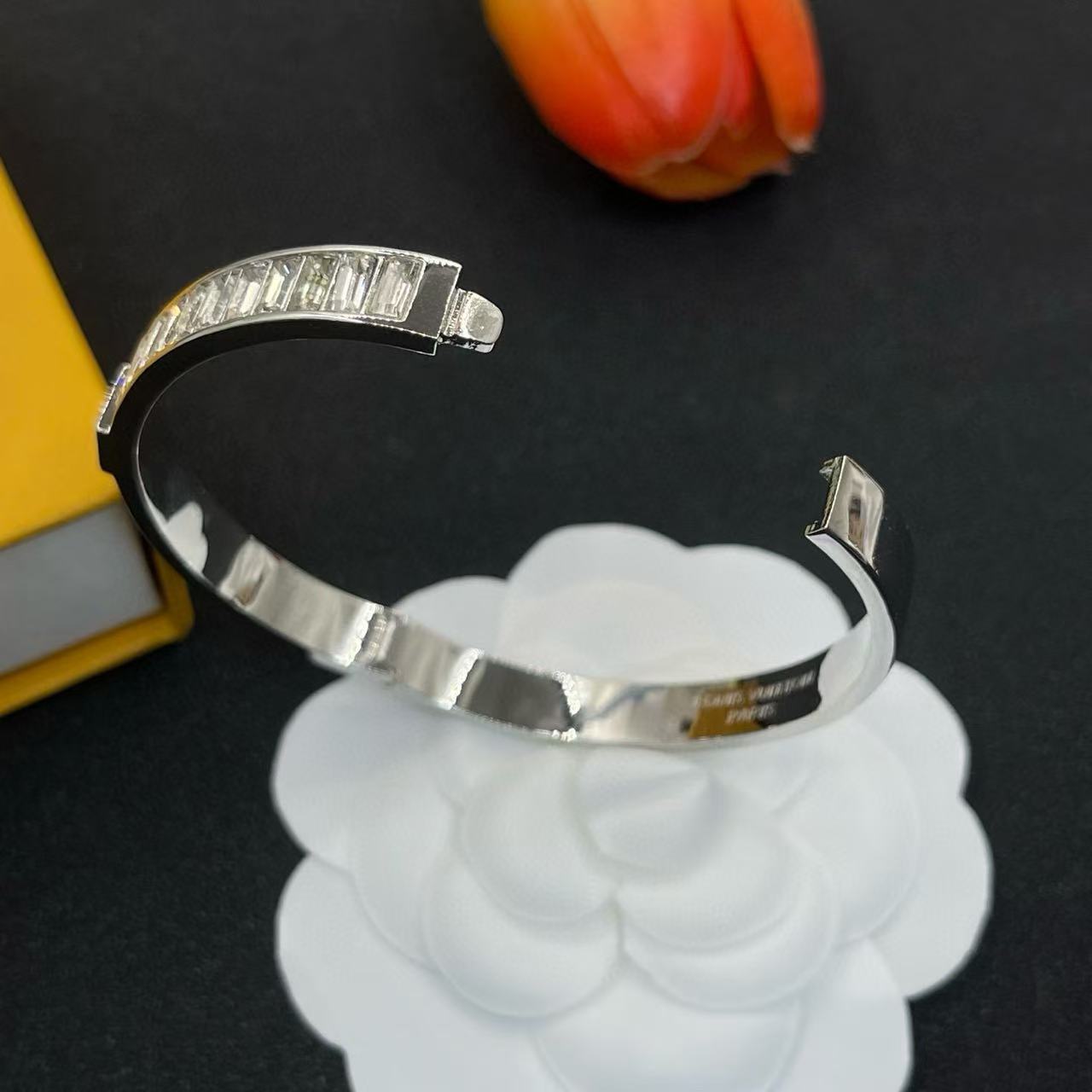 LVダイヤモンドブレスレット【 50％割引+送料無料】