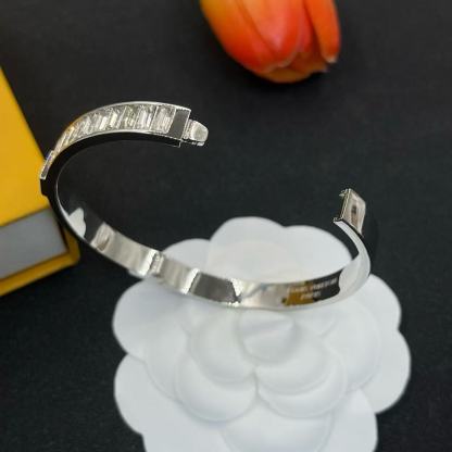 LVダイヤモンドブレスレット【 50％割引+送料無料】