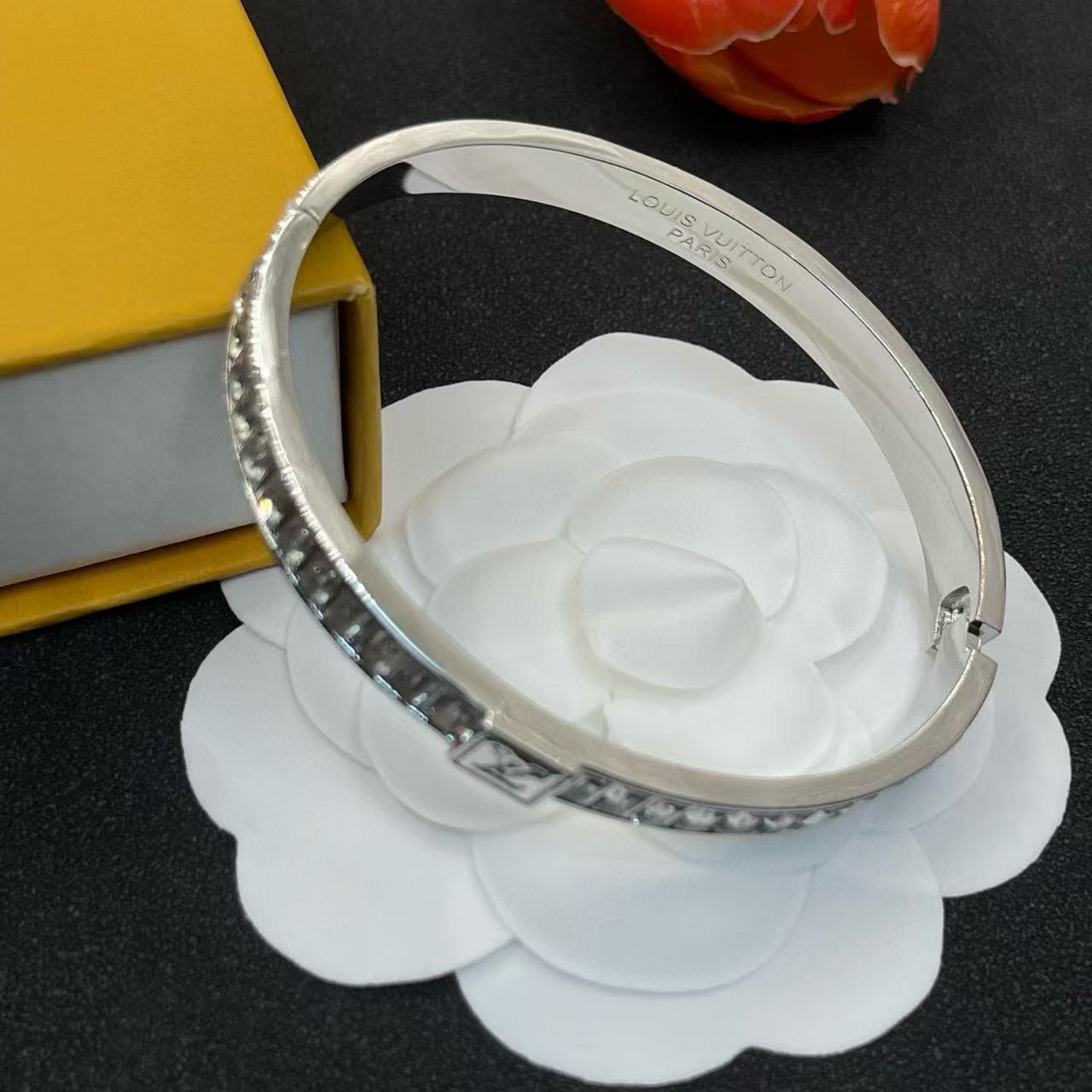 LVダイヤモンドブレスレット【 50％割引+送料無料】