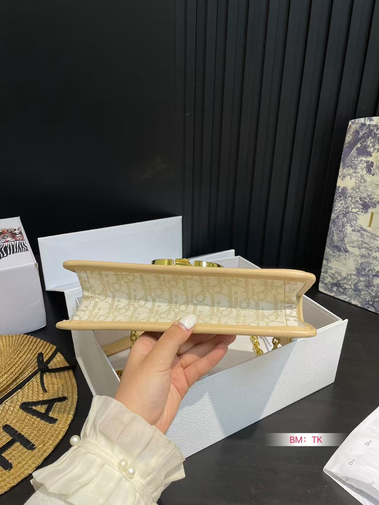 DI0Rプリントチェーン モンテーニュバッグ【 50％割引+送料無料】