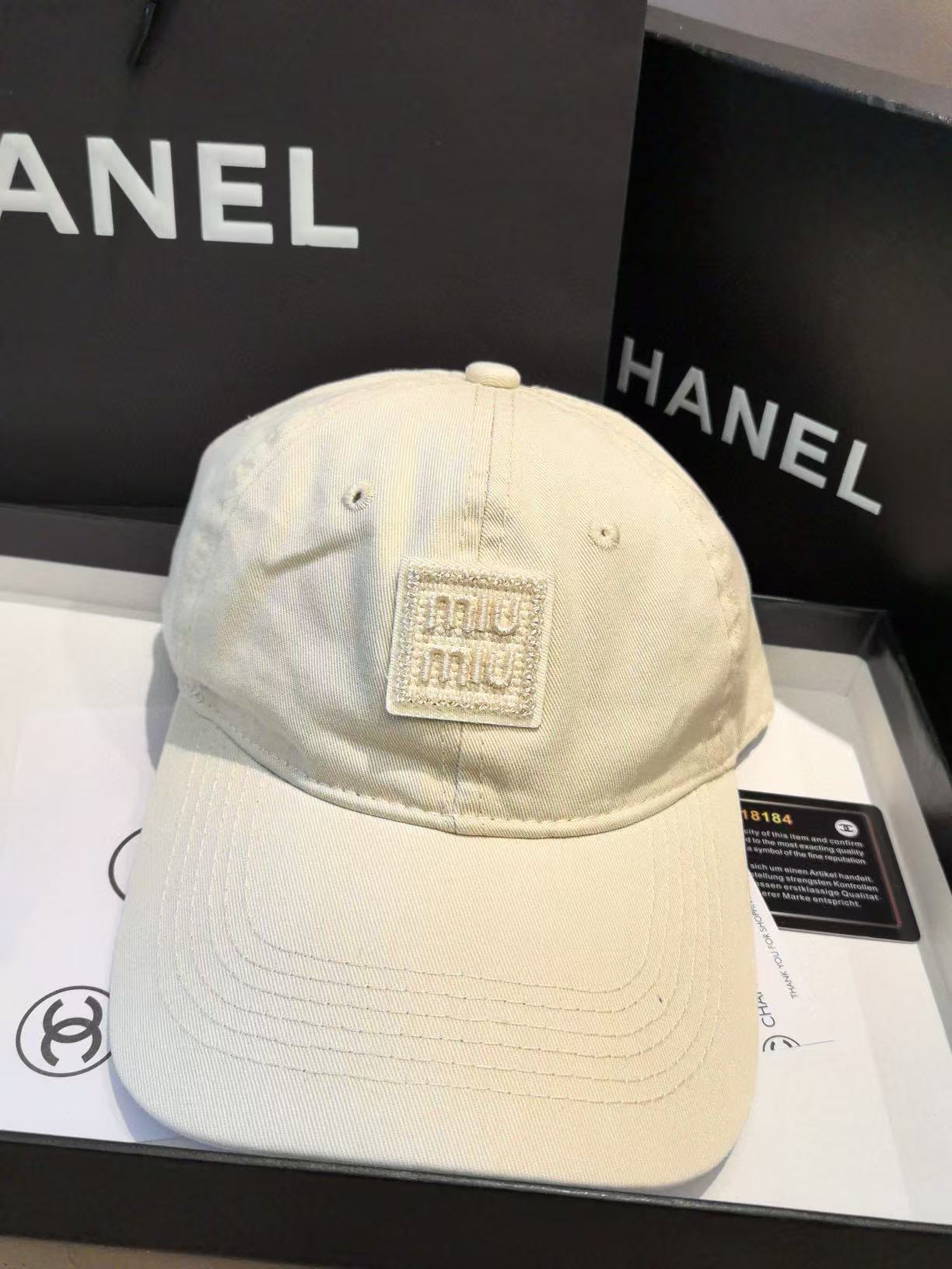 M1UM1U レター刺繍ベースボールキャップ【 50％割引+送料無料】