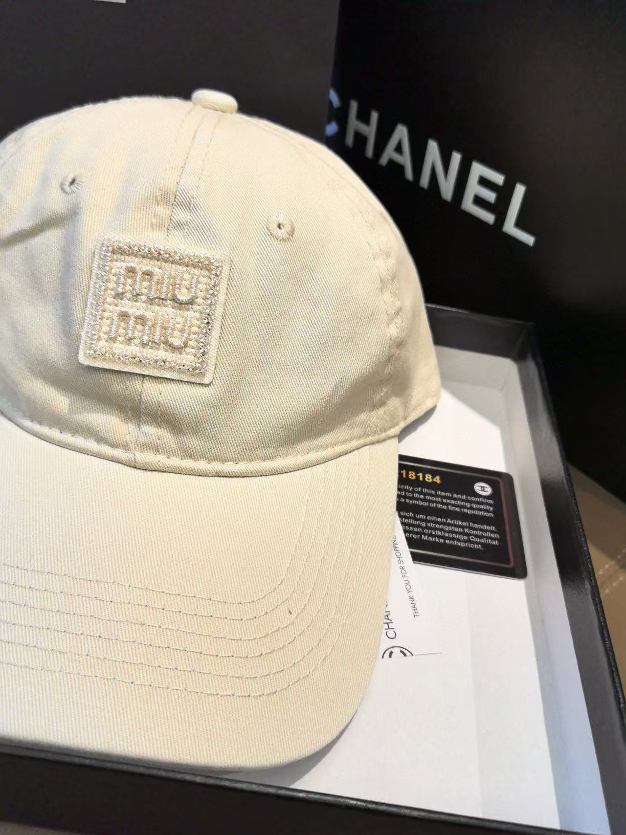 M1UM1U レター刺繍ベースボールキャップ【 50％割引+送料無料】