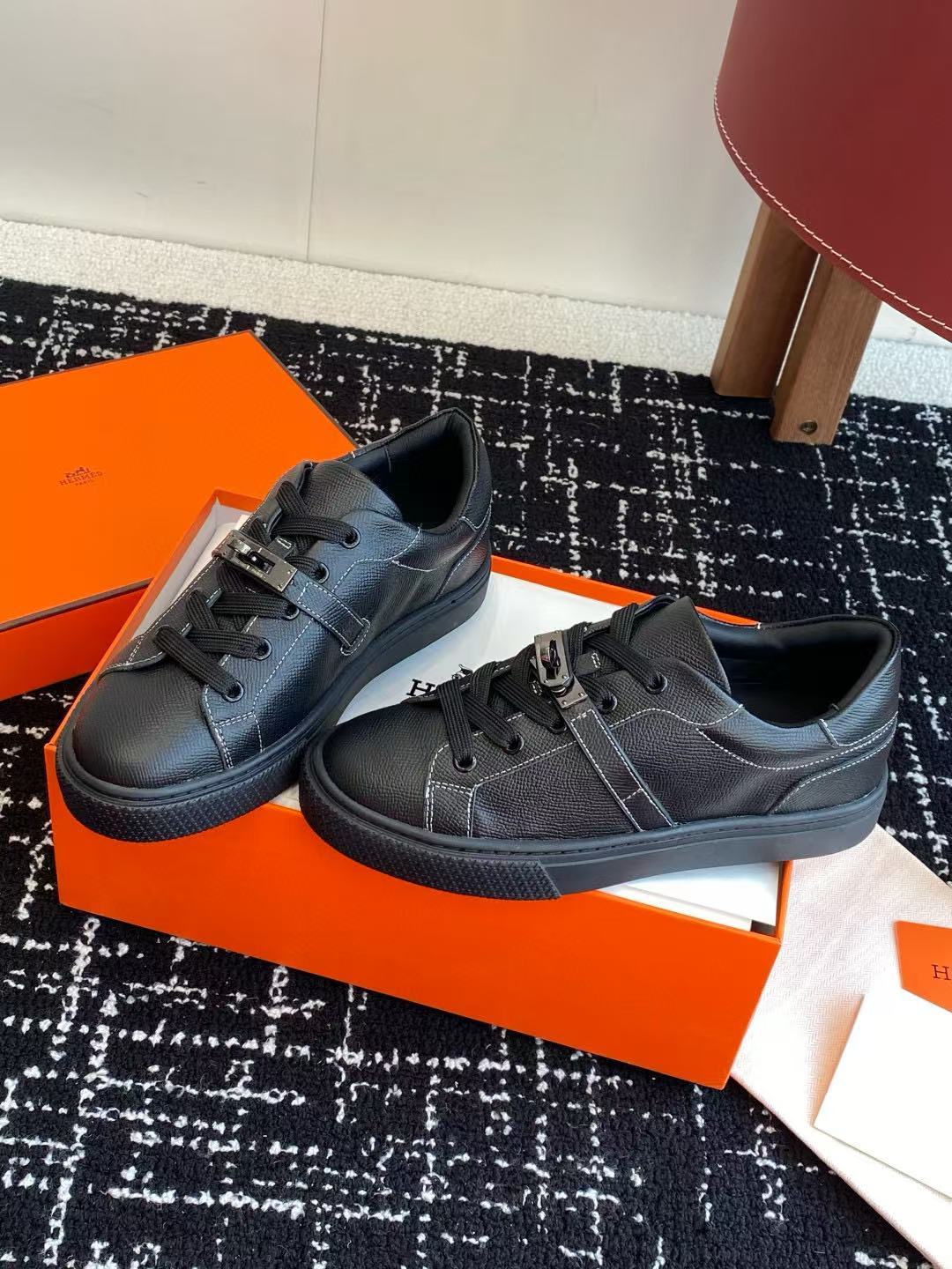HERME5 高品質 Hバックル カジュアルシューズ【50％割引+送料無料】