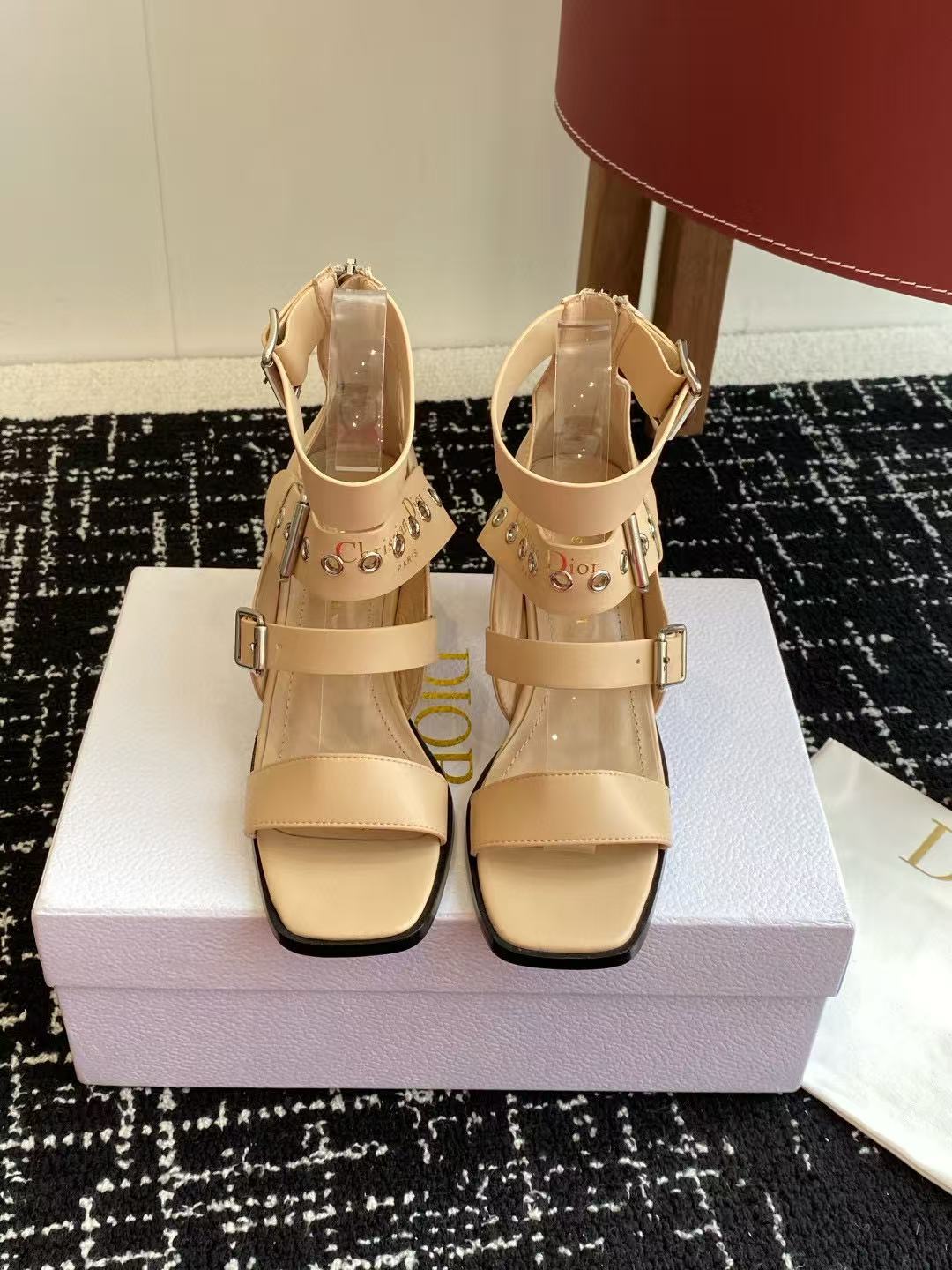 DI0R 高品質スクエアトゥハイヒールサンダル【50％割引+送料無料】