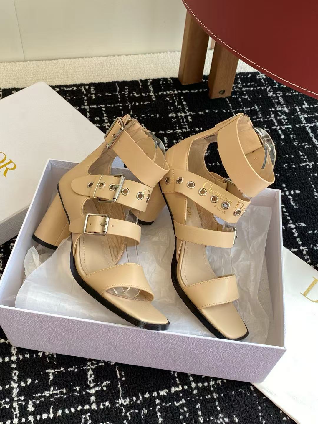 DI0R 高品質スクエアトゥハイヒールサンダル【50％割引+送料無料】