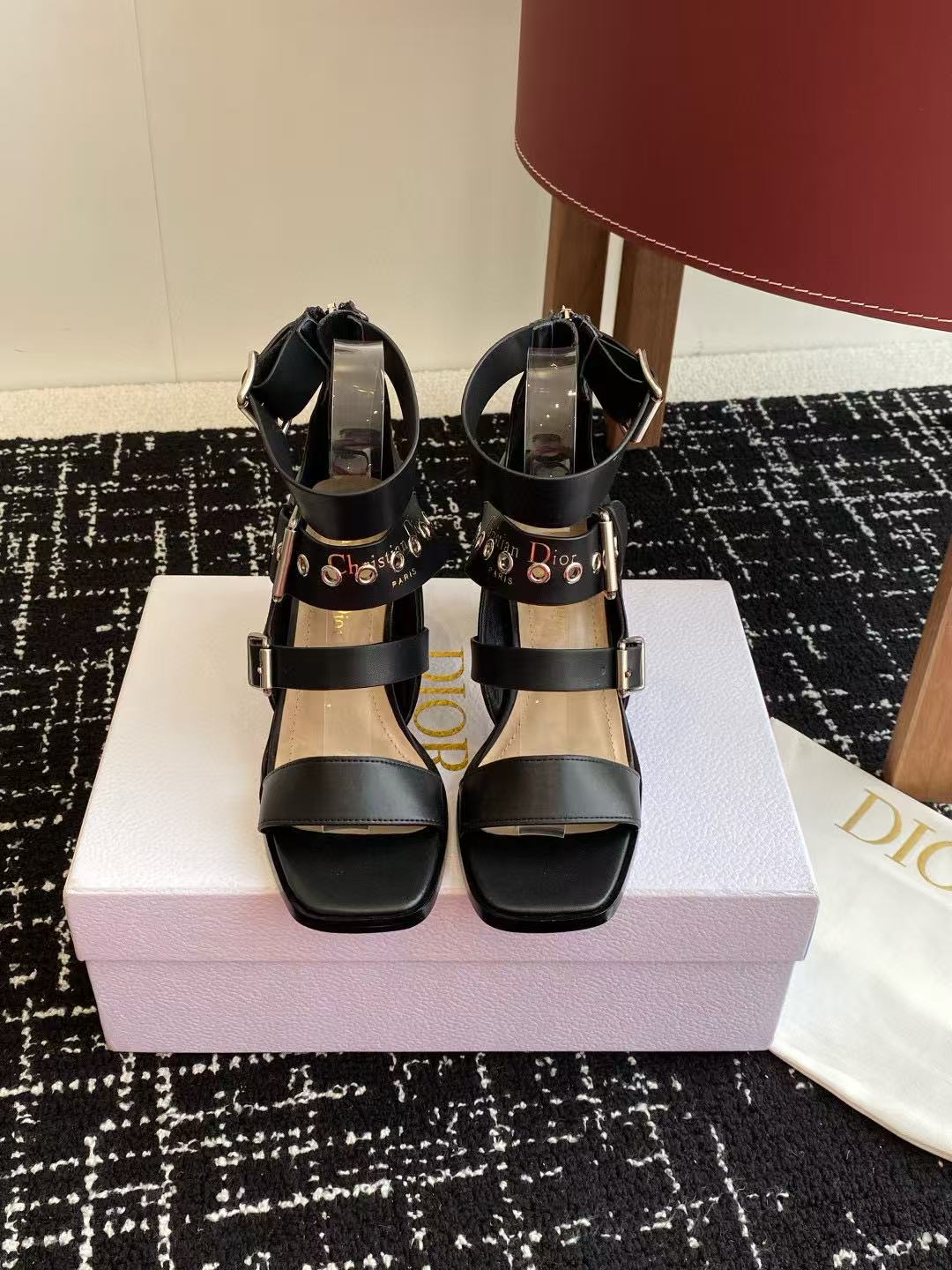 DI0R 高品質スクエアトゥハイヒールサンダル【50％割引+送料無料】