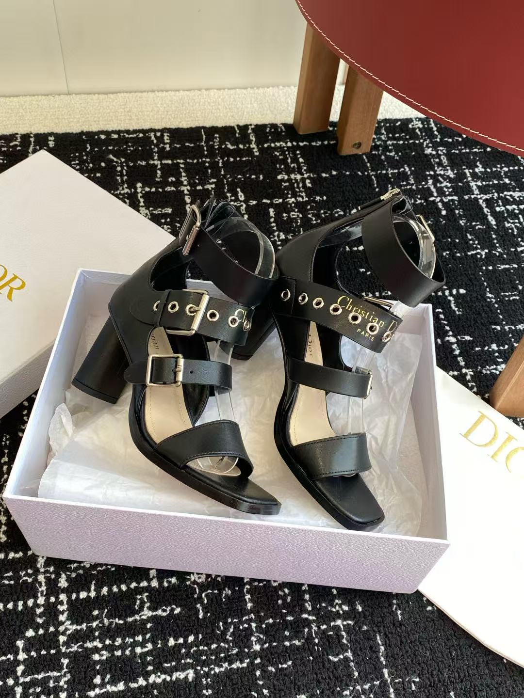 DI0R 高品質スクエアトゥハイヒールサンダル【50％割引+送料無料】