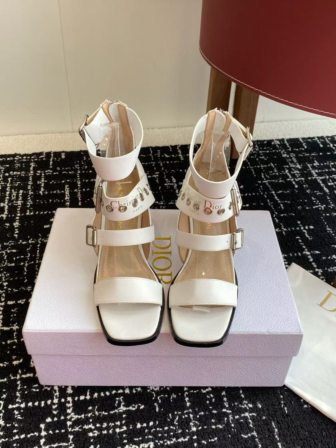 DI0R 高品質スクエアトゥハイヒールサンダル【50％割引+送料無料】