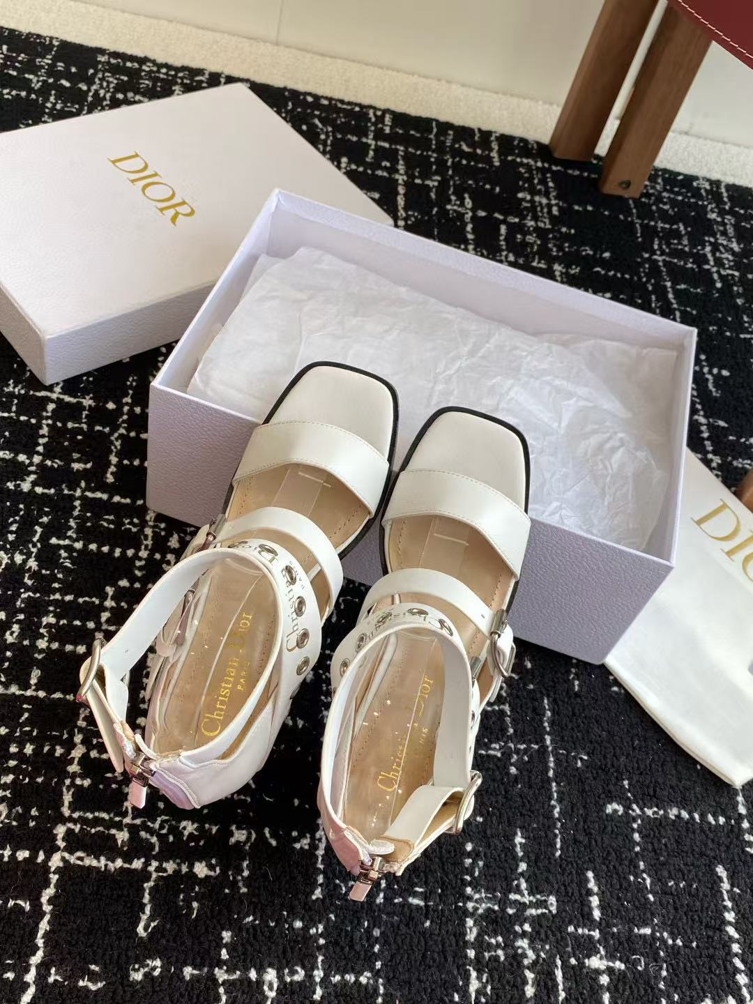 DI0R 高品質スクエアトゥハイヒールサンダル【50％割引+送料無料】