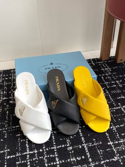 PR4DA 高品質三角ロゴシープスキンスリッパ【50％割引+送料無料】