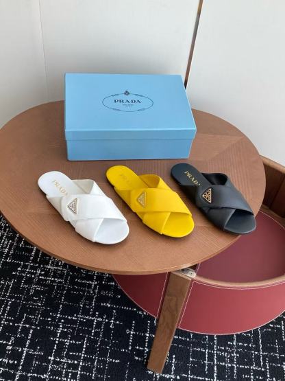 PR4DA 高品質三角ロゴシープスキンスリッパ【50％割引+送料無料】