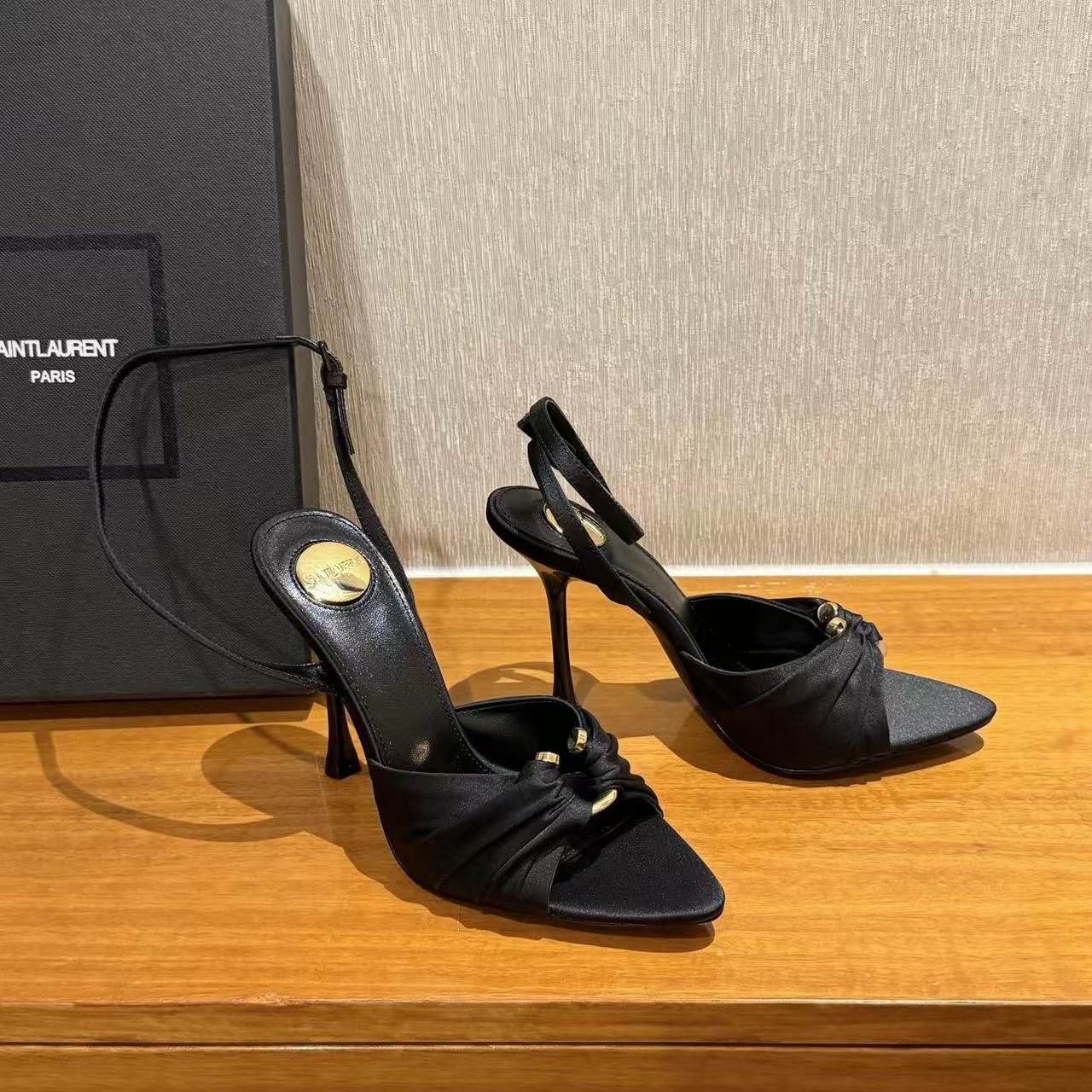 YSL 高品質シルクサテンハイヒールサンダル【50％割引+送料無料】