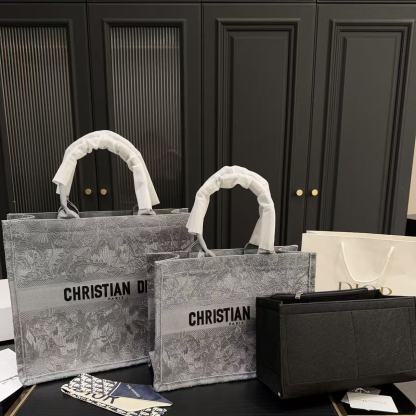 M1UM1U 刺繍トートバッグ【50％割引+送料無料】