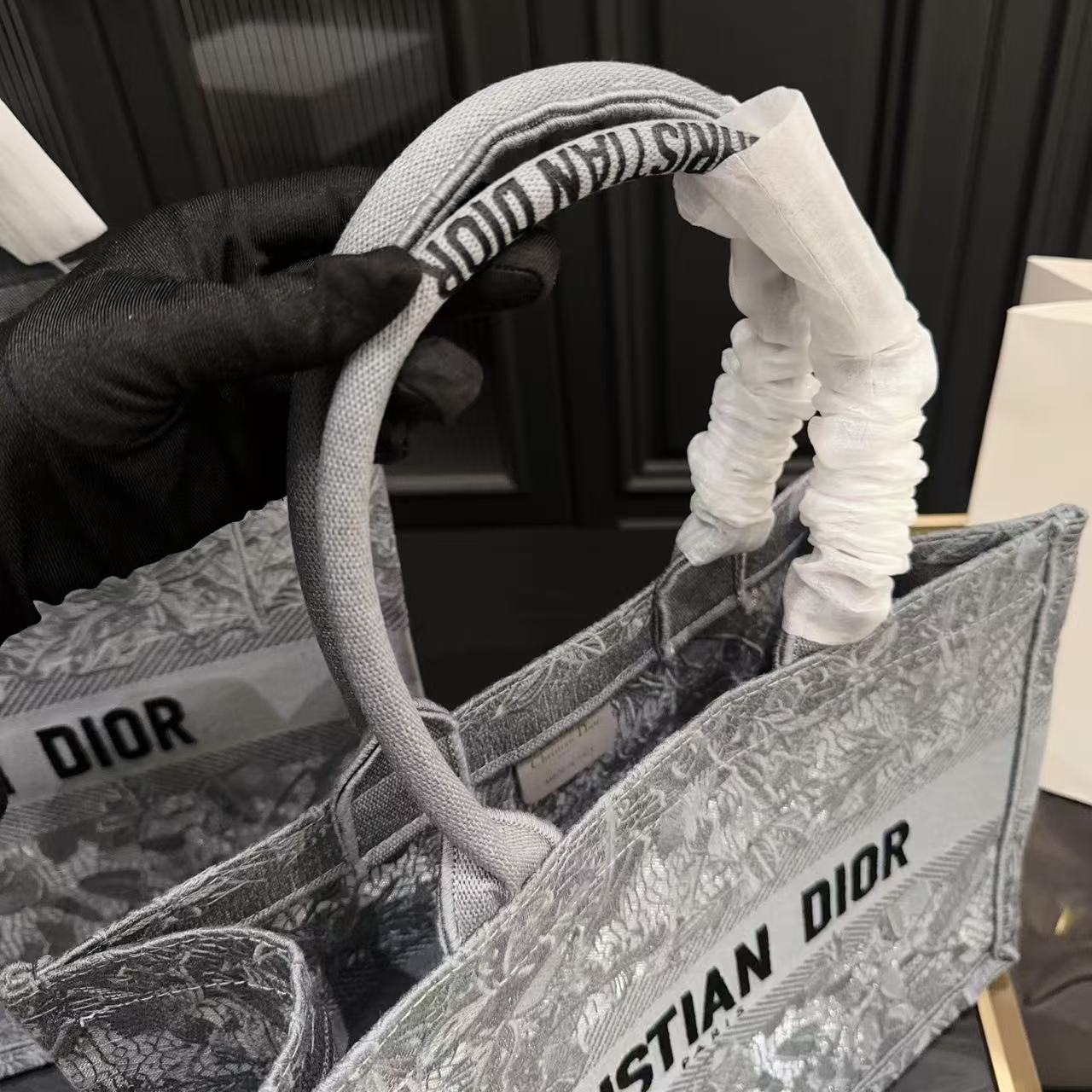 M1UM1U 刺繍トートバッグ【50％割引+送料無料】