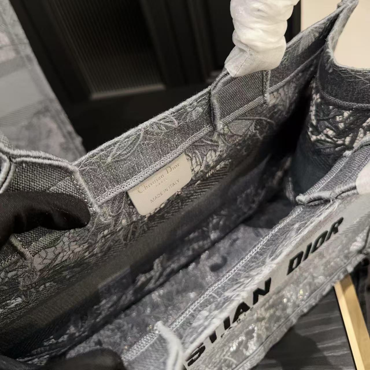 M1UM1U 刺繍トートバッグ【50％割引+送料無料】