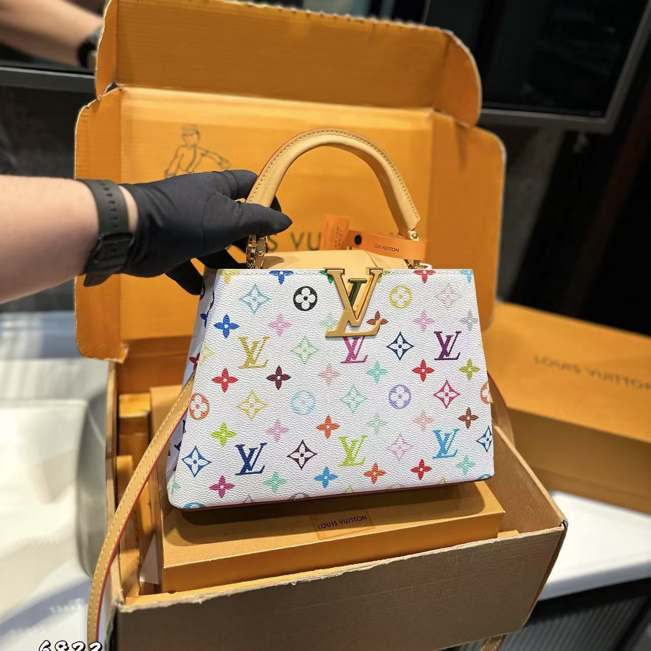 LV Capucinesハンドバッグ【 50％割引+送料無料】